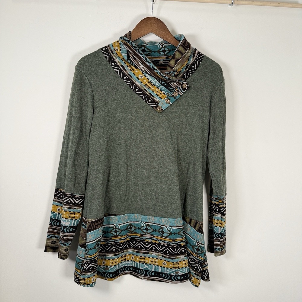 Miusey Women's Long Sleeve Aztec V-Neck Green Shirt Size Medium